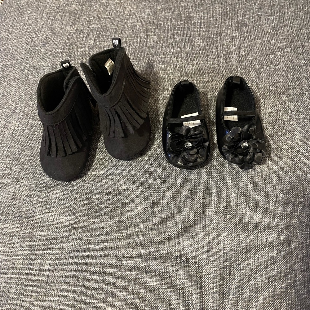 Set of two baby girl shoes